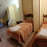 بيت شباب Pineda *