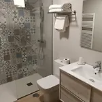 بيت شباب Pineda *