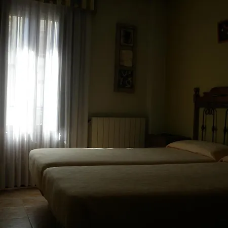 Pineda Hostel *